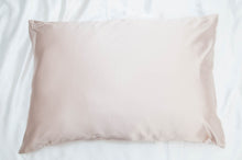 Load image into Gallery viewer, 100% SILK PILLOWCASE - CHAMPAGNE
